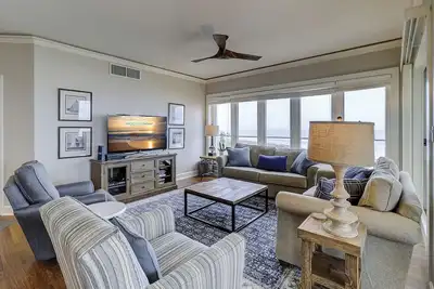Image de 508 Windsor Place-Oceanfront 5e ÉTAGE Penthouse!