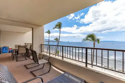 Image de Superbe Beach Front 2 Bedroom - À partir de 325 $. 00 / nuit - Sugar Beach # 535