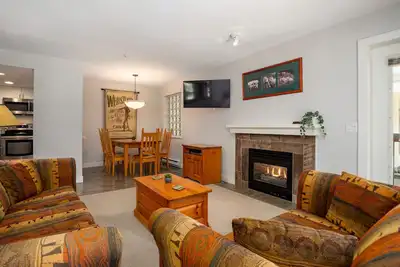 Image de Convenient Village Location d'Harmony Whistler