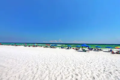 Image de Isle Emerald Isle 210-2br☀Accès à la plage et à la piscine! Ouvert Du 13 Au 15 Mai 524 $!