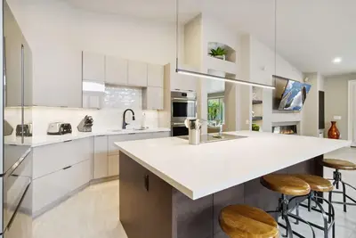 Image de Sonoran Desert Retreat Modern 4 Br Accueil \/ Piscine en Pvt \/ Jacuzzi \/ Scottsdale