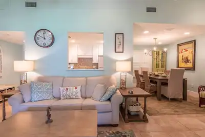 Image de Gîte de charme, Chariot De Golf Inclus avec location, Tramway de plage, véranda, pour 8 personnes.