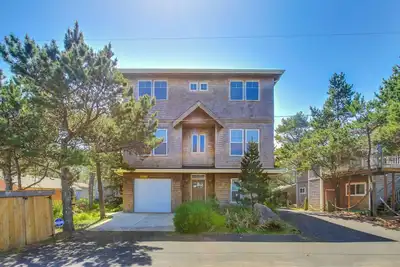 Image de maison de chien-friendly w / vue sur l'océan, d'un bain à remous privé, et patio!