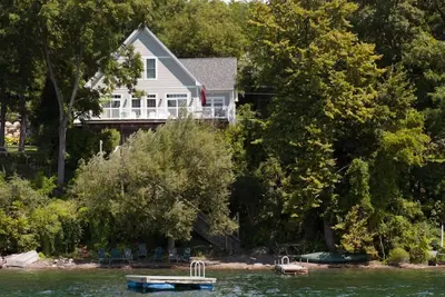 Image de Chateau Esperanza: \"A Relaxing Lakeside Retreat\"