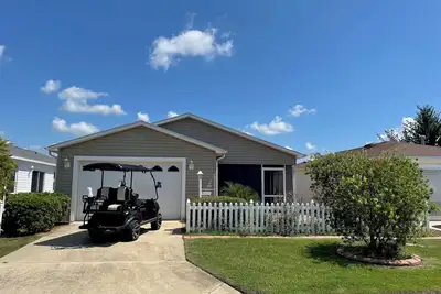 Image de Découvrez cette maison! Belle villa 2/2 avec chariot de golf à gaz, barbecue et WiFi!