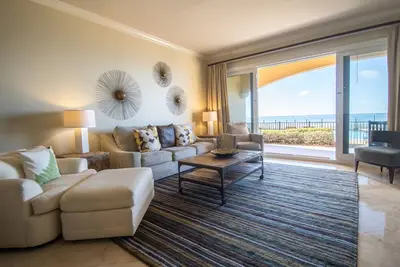 Image de Condo de luxe Gulf Front! Rez-de-chaussée - Accès rapide à la plage et aux piscines!