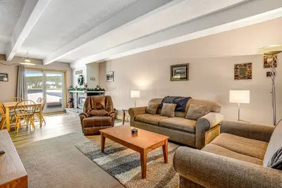 Navette pour les ascenseurs du condo w / vue panoramique et piscine partagée / bain à remous!