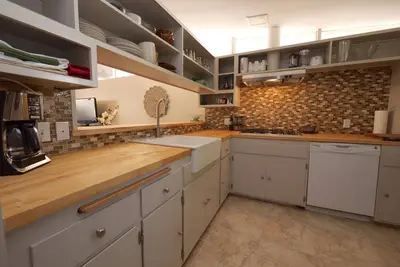 Image de 2 chambres / 2 salle de bain Mise Ă jour dans les contreforts