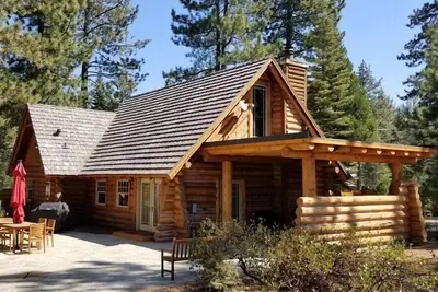 Image de Unique en son genre Lodge Lodge sur 2. 5 acres, à pied de la plage, chien Ok w / chien clôturé
