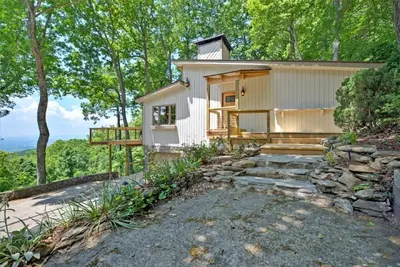 Image de Magnolia Mountain - Emplacement prestigieux sur Town Mountain à côté de Blue Ridge Pkwy. Des vues incroyables!