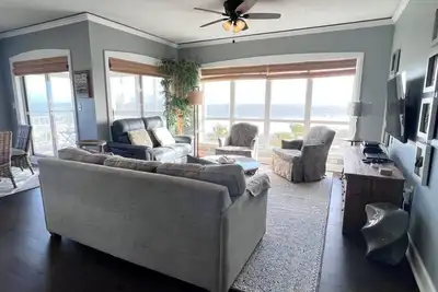Image de Spectaculaire villa de 3 chambres en front de mer située à Palmetto Dunes