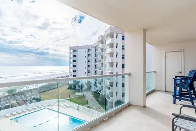 Image de Beautiful Gulf Front Condo i ~ Beautiful Interior ~ Près de la plage et des attractions de la région!
