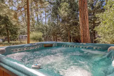 Image de Maison de montagne chien-friendly w / bain à remous, de superbes vues et plus encore!