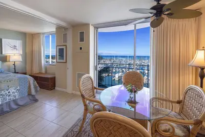 Image de Aloha Condos, Marina Ilikai, Appartement 790, bord de mer, Ac