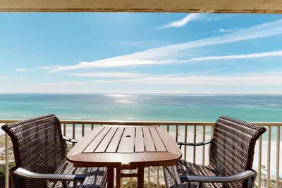 Image de Immaculée condo plage pour votre famille ~ bien soigné ~ propre ~ 2 priv. balcons