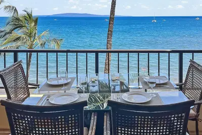 Image de Vue imprenable sur la plage - À partir de 325 $. 00 / nuit - Sugar Beach # 540