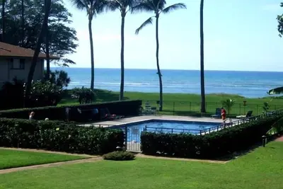 Image de Waiohuli Beach Hale # B-205 Au bord de l'océan avec vue sur l'océan 1Bd / 1Ba