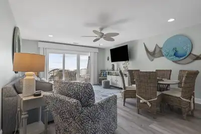 Image de Multi-Level Condo Oceanfront donne à chacun une chance de se propager sur!