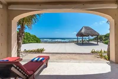 Image de Belle maison 4 Br en bord de mer avec piscine sur Tankah Tres Beach près de Tulum!