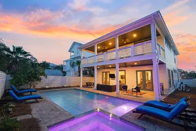 Image de Superbe Maison de Vacances à Destin w / Amazing Pool & Spa Tub! Reserve Maintenant!