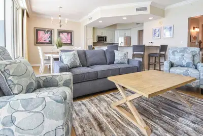 Image de Free Beach Service | 3 Chambre Golfe-Front Condo | Silver Beach Towers E1103