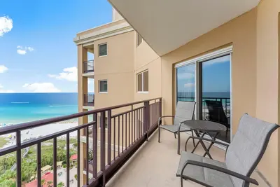 Image de Vues magnifiques sur le golfe - Complètement mis à jour Westwinds Condo- Beachfront Luxury!
