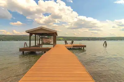 Image de Crystal Waters - Profitez de magnifiques levers de soleil sur le lac Keuka!