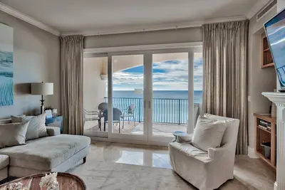 Image de Adagio C403 4 chambres récemment redécorées au dernier étage, directement sur le golfe!
