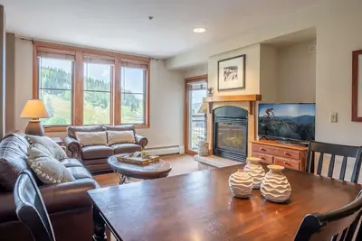 Image de Zephyr Mtn Lodge 2603 de WPLCo | Vues du 6ème étage | 8 personnes | Lits uniques!