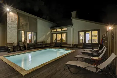 Image de 48 Kingston Road - Cute & Rénové maison de 3 chambres w / Pool - Vue sur la Lagune