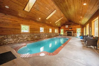 Image de Awesome View- Lakefront, piscine intérieure privée