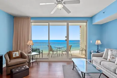 Image de Réservez ce luxueux condo pour 2019 et obtenez une place de stationnement RÉSERVÉE!