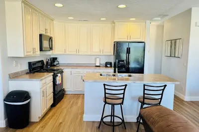 Image de Grande copropriété de deux chambres avec patio-154b