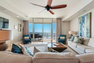 Image de Turquoise C702-Beach Front w / Large Terrace & Hot Tub, Saltwater Lazy River!