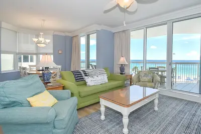Image de Grand Beach Condo avec de superbes vues! Service de plage gratuit tous les jours de votre séjour!