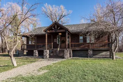 Image de Shields Riverbend Ranch situé au nord de Livingston!