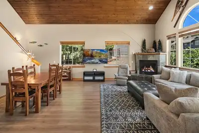 Image de Cabine exceptionnelle à Roslyn Ridge! Terrain de sport privé et bain à remous | bassin