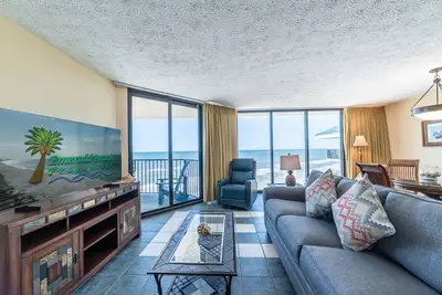 Image de Vues d'un million de dollars depuis ce penthouse ~ Toutes les pièces sur l'eau ~ Laissez votre flèche vous conduire à Compass Rose ~