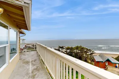 Image de Condo pour chiens récemment rénové avec une vue magnifique sur l'océan, accès facile à la plage!
