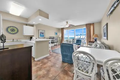Image de Destin West Gulf - 5 étages les plus proches de la plage - service de plage gratuit!
