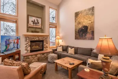 Image de Maison de ville moderne près de Mtn | Patio w / Grill | Plan d'étage ouvert | Beaucoup de commodités