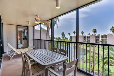 Image de Vue sur le golfe, trois chambres à coucher, Plus 100 $ + Réductions exclusives sur les hôtels de plage, boissons, sports, spa