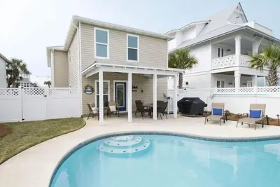 Image de RÉSERVER Maintenant | Maison de vacances avec piscine privée ~ Animaux acceptés ~ Étapes vers la plage!