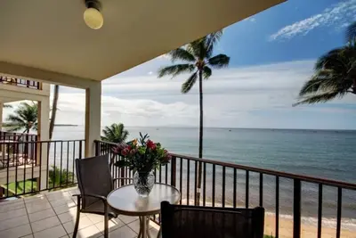 Image de Suns, Sea, & Spectacular Sunsets Oceanfront - Commence Ă $ 189 / nt - Kihei Beach # 405