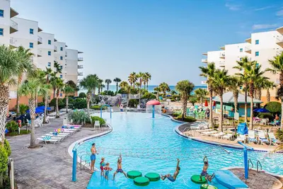 Image de Gulf Front Condo ~ Plusieurs piscines, Lazy River, Kiddie Pool et plus encore!
