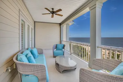 Image de Ocean Cottage 113 - Lavish Oceanfront Living. .