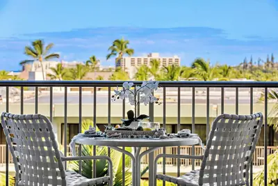 Image de Le Whaler Resort # 714! Emplacement privilégié, vue partielle sur l'océan!