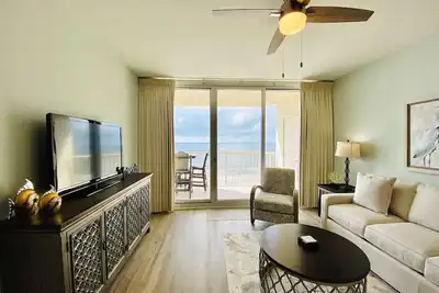 Image de Beach Club 1004b - Beauté en bord de mer! Nouveaux appareils et lits superposés.