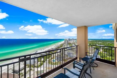 Image de Superbes vues sur le golfe depuis le condo de luxe Westwinds - à pied de la plage!