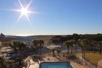Image de Facile à livre Condo avec tout ce qu'il faut pour des vacances Beach!